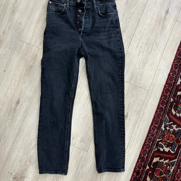 AGOLDE Black Riley High Rise Straight Crop
Distressed Stretch - Picture 3 of 9